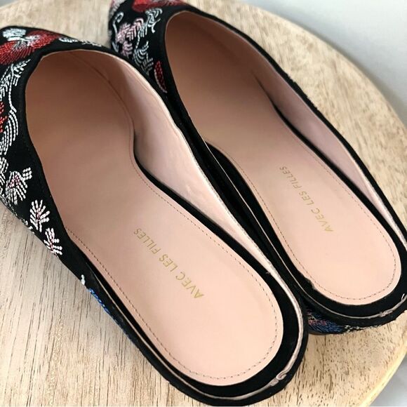 Avec Le Filles Bella Embroidered Low Wedge Mules Slip On NWOB - Picture 2 of 9